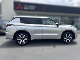 Mitsubishi Outlander SEL FWD 2026