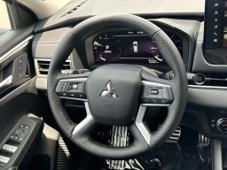 Mitsubishi Outlander SEL FWD 2026