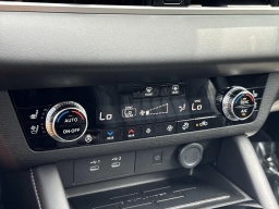 Mitsubishi Outlander SEL FWD 2026