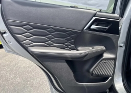 Mitsubishi Outlander SEL FWD 2026