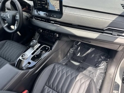 Mitsubishi Outlander SEL FWD 2026