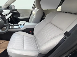 Mitsubishi Outlander SEL FWD 2026
