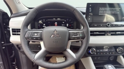 Mitsubishi Outlander SEL FWD 2026