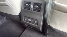 Mitsubishi Outlander SEL FWD 2026