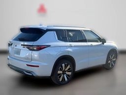 Mitsubishi Outlander SEL FWD 2026