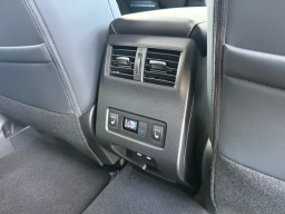 Mitsubishi Outlander SEL FWD 2026