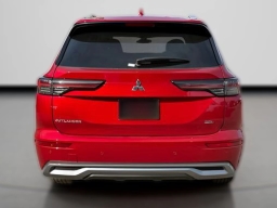 Mitsubishi Outlander SEL FWD 2026