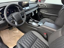 Mitsubishi Outlander SEL FWD 2026