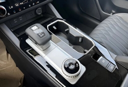 Mitsubishi Outlander SEL FWD 2026