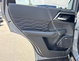 Mitsubishi Outlander SEL S-AWC 2026
