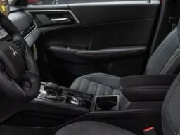 Mitsubishi Outlander Plug-In Hybrid SE S-AWC 2025