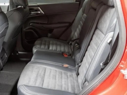 Mitsubishi Outlander Plug-In Hybrid SE S-AWC 2025
