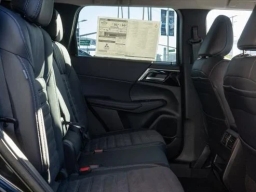 Mitsubishi Outlander Plug-In Hybrid SE S-AWC 2025