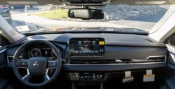 Mitsubishi Outlander Plug-In Hybrid SE S-AWC 2025