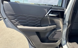Mitsubishi Outlander Plug-In Hybrid SEL S-AWC 2026