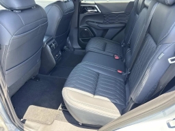 Mitsubishi Outlander Plug-In Hybrid SEL S-AWC 2026