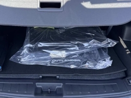 Mitsubishi Outlander Plug-In Hybrid SEL S-AWC 2026