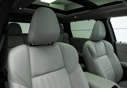 Mitsubishi Outlander Plug-In Hybrid SEL Platinum Edition S-AWC 2025