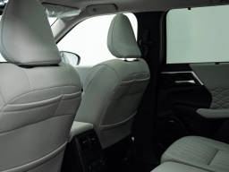 Mitsubishi Outlander Plug-In Hybrid SEL Platinum Edition S-AWC 2025
