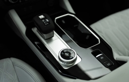 Mitsubishi Outlander Plug-In Hybrid SEL Platinum Edition S-AWC 2025