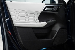 Mitsubishi Outlander Plug-In Hybrid SEL Platinum Edition S-AWC 2025