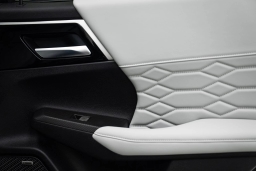 Mitsubishi Outlander Plug-In Hybrid SEL Platinum Edition S-AWC 2025