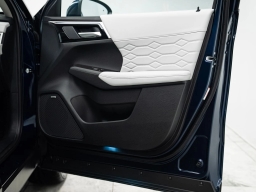 Mitsubishi Outlander Plug-In Hybrid SEL Platinum Edition S-AWC 2025
