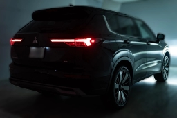Mitsubishi Outlander Plug-In Hybrid SEL Platinum Edition S-AWC 2025