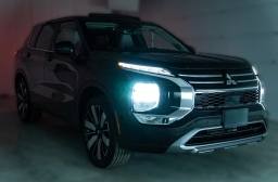 Mitsubishi Outlander Plug-In Hybrid SEL Platinum Edition S-AWC 2025