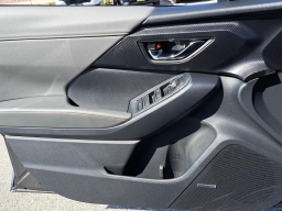 Subaru Crosstrek Limited Hybrid AWD 2026