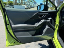 Subaru Crosstrek Limited Hybrid AWD 2026