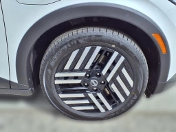 Nissan LEAF SV+ FWD 2026