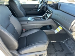 Nissan Armada SV 4x2 2026