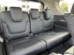 Nissan Armada SV 4x2 2026