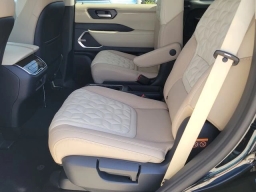 Nissan Armada Platinum 4x4 2026