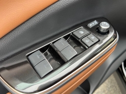 Toyota Crown Signia Limited AWD (Natl) 2026