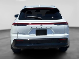 Toyota Crown Signia XLE AWD (Natl) 2026