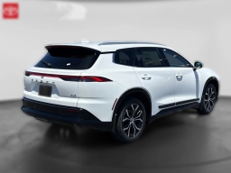 Toyota Crown Signia XLE AWD (Natl) 2026