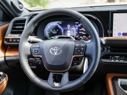 Toyota Crown Signia Limited AWD (Natl) 2026
