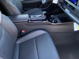 Toyota Prius Limited (Natl) 2026