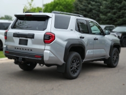 Toyota 4Runner SR5 2WD (Natl) 2026