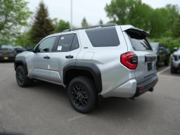 Toyota 4Runner SR5 2WD (Natl) 2026