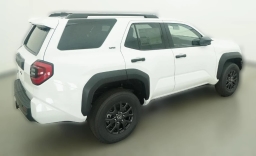 Toyota 4Runner SR5 2WD (Natl) 2026