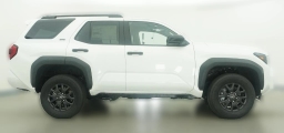 Toyota 4Runner SR5 2WD (Natl) 2026