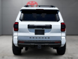 Toyota 4Runner SR5 4WD (Natl) 2026