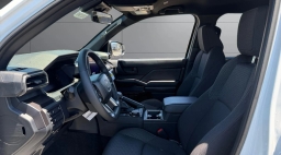 Toyota 4Runner SR5 4WD (Natl) 2026