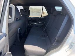 Toyota 4Runner SR5 4WD (Natl) 2026