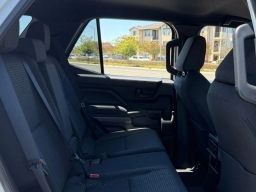 Toyota 4Runner SR5 4WD (Natl) 2026