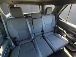 Toyota 4Runner SR5 4WD (Natl) 2026