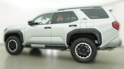 Toyota 4Runner TRD Off Road 4WD (SE) 2026